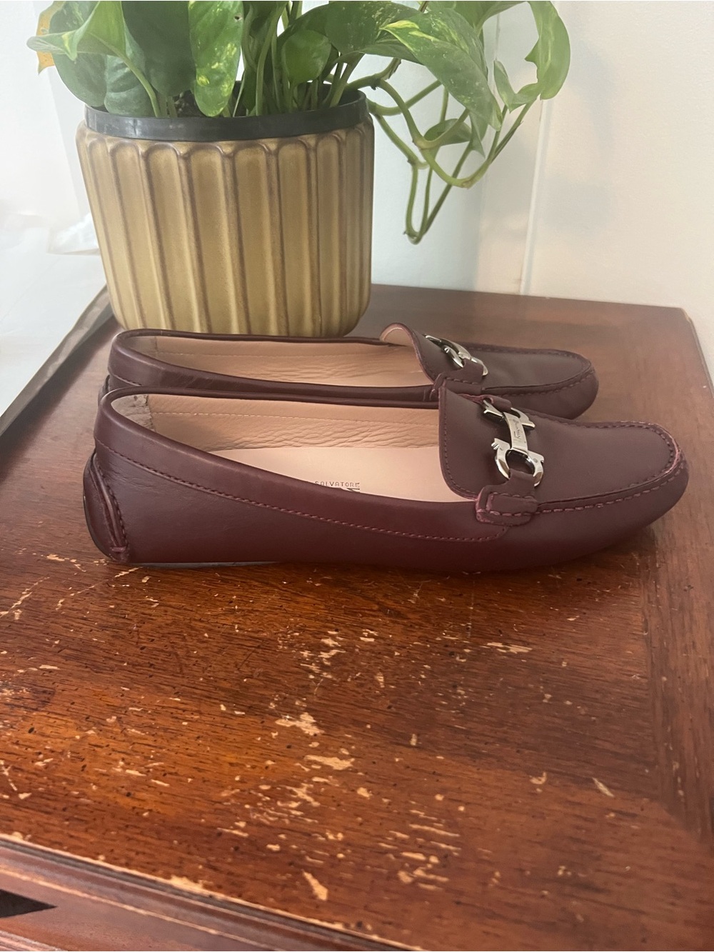 Salvatore Ferragamo Burgundy Leather "Saba" Gancini Loafers 8.5 - Picture 4 of 9
